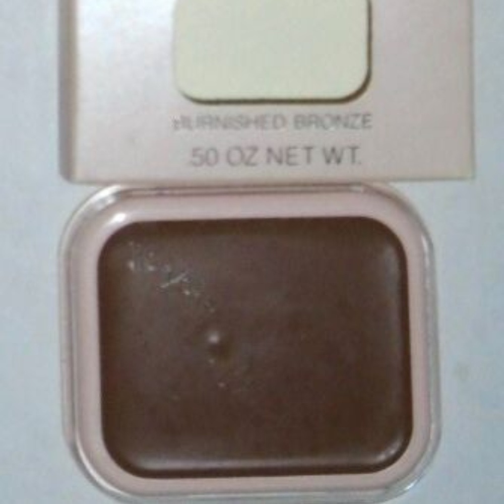Day Radiance Brurnish Bronze Cream Foundation